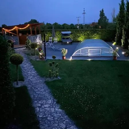 Tuende Nene * Zánka