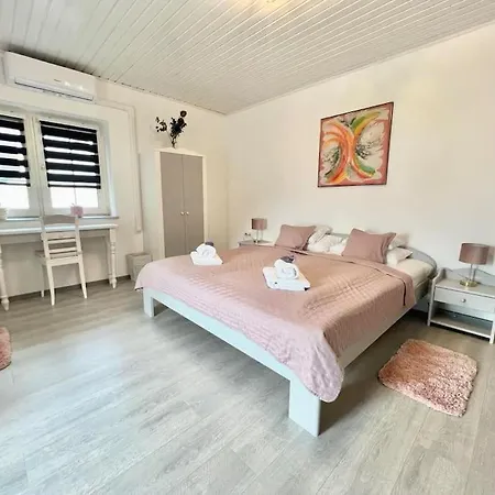 Apartament Tuende Nene *